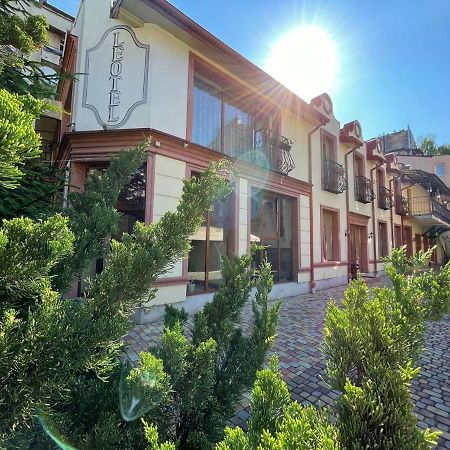 Hotel Leotel Лвив Екстериор снимка