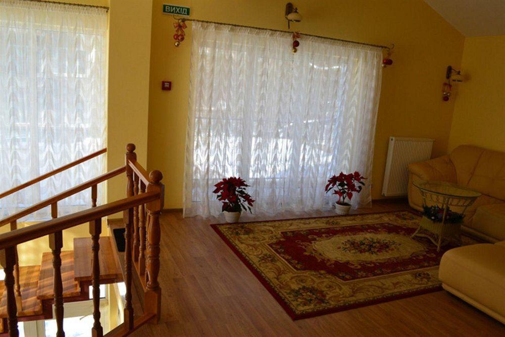 Hotel Leotel Лвив Интериор снимка