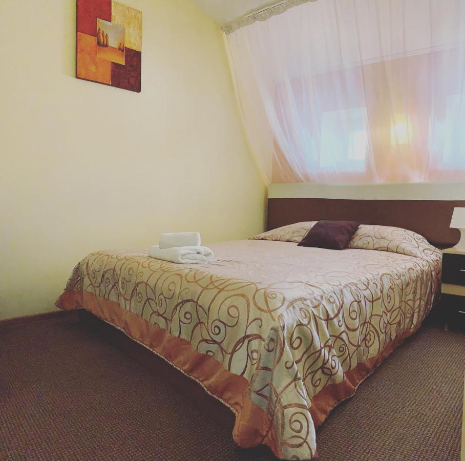 Hotel Leotel Лвив Екстериор снимка