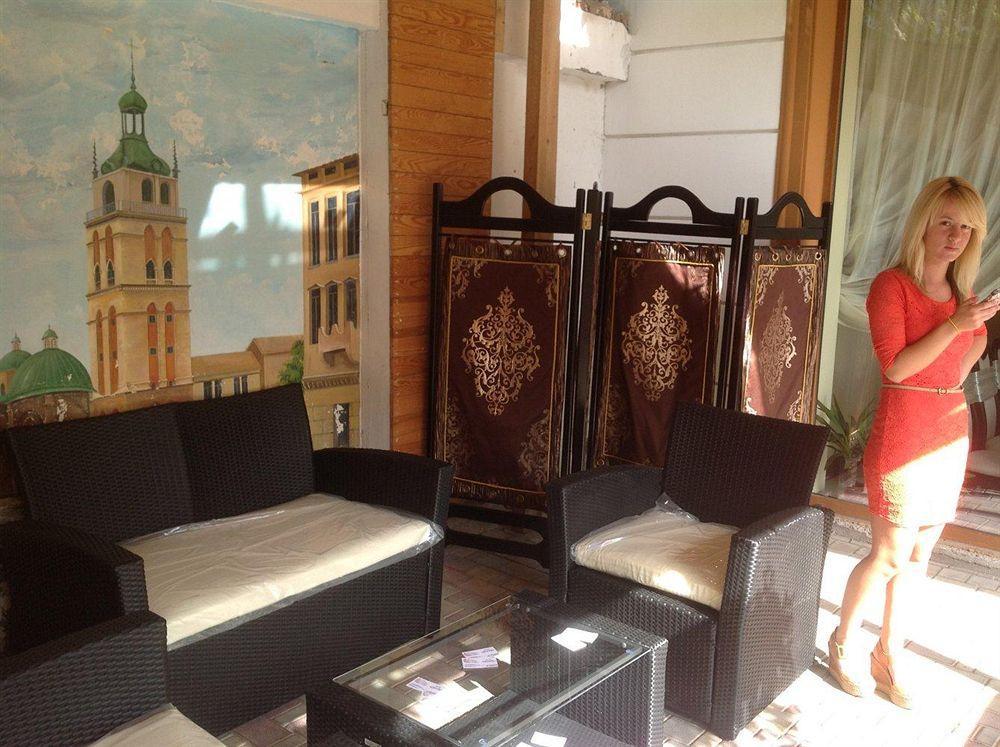 Hotel Leotel Лвив Екстериор снимка