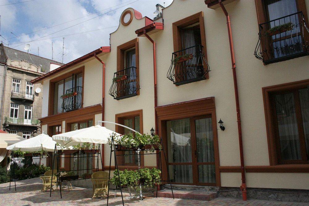 Hotel Leotel Лвив Екстериор снимка