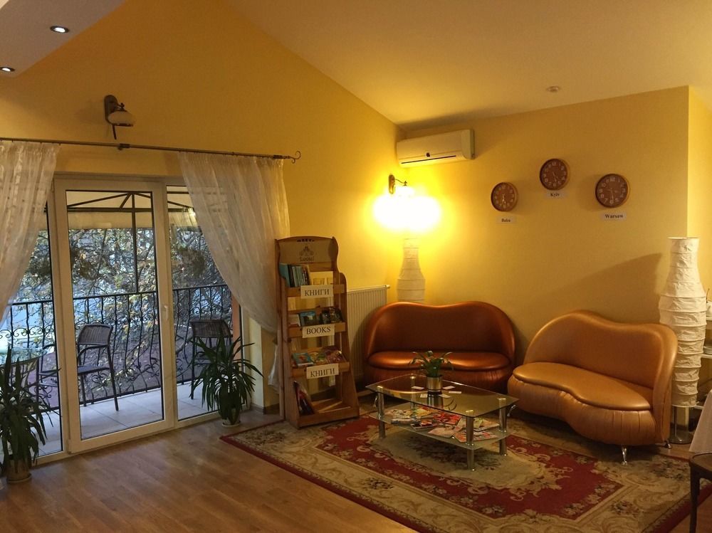 Hotel Leotel Лвив Екстериор снимка