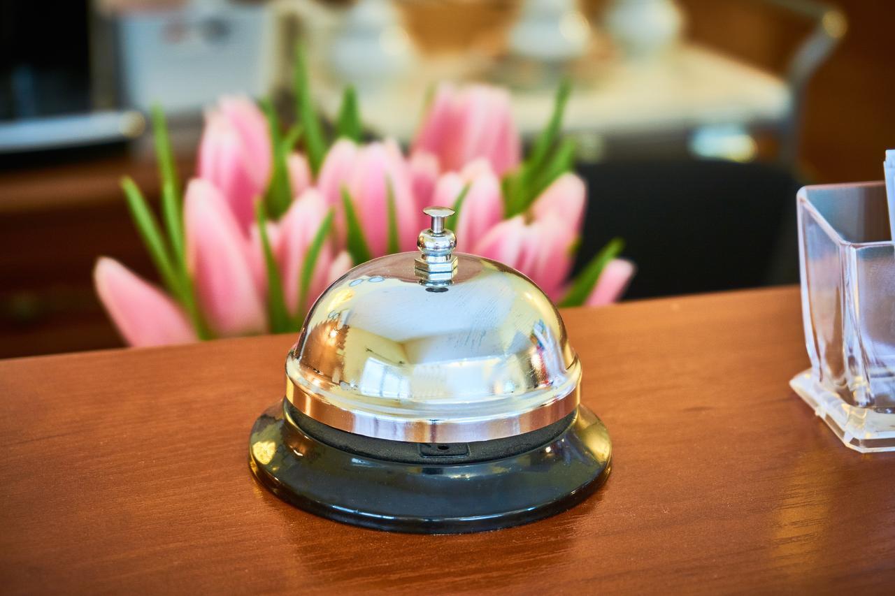 Hotel Leotel Лвив Екстериор снимка