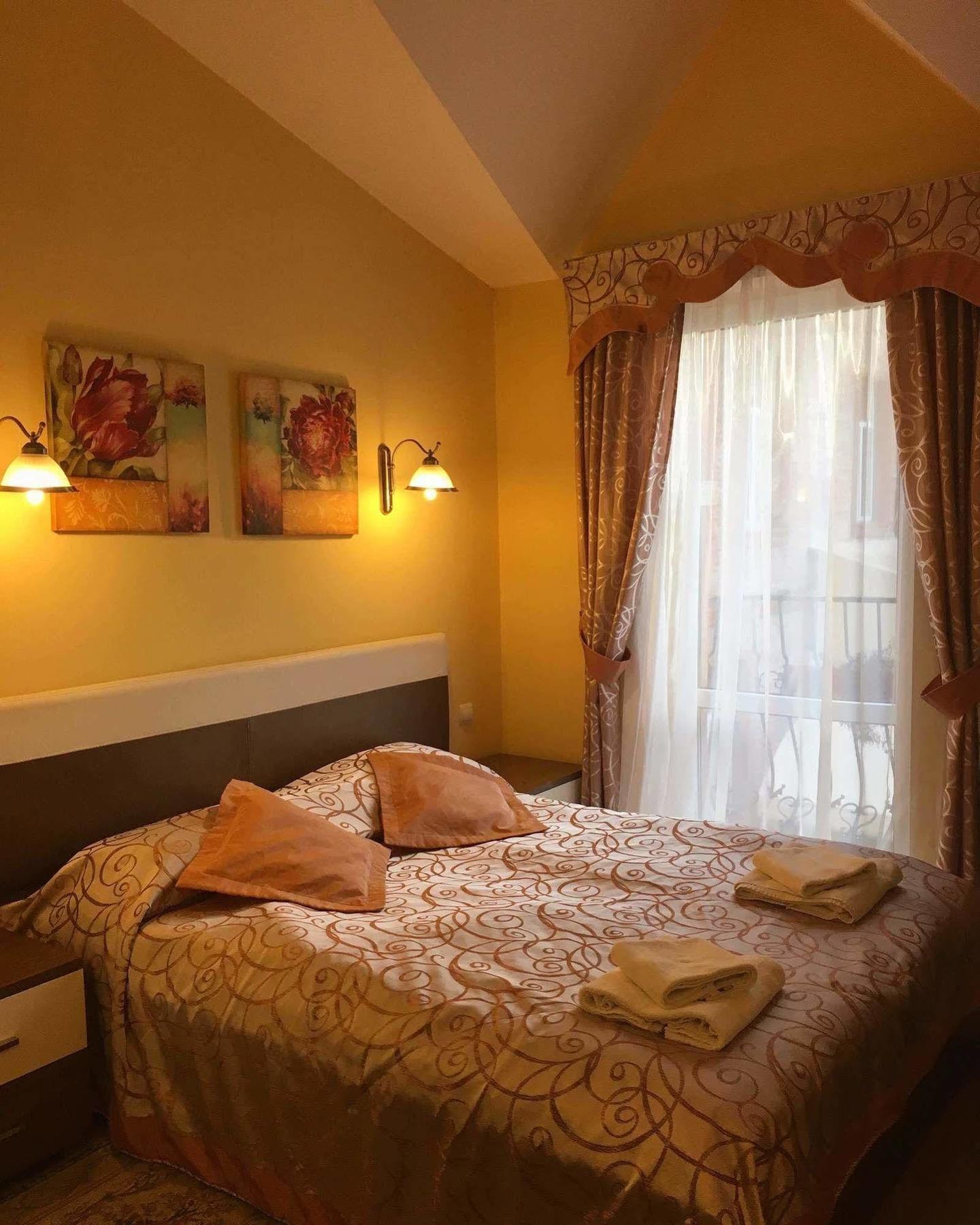 Hotel Leotel Лвив Екстериор снимка